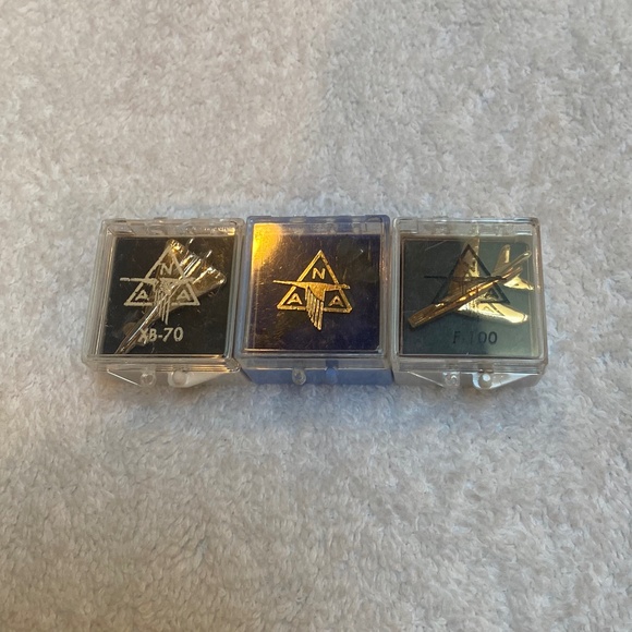 3 Vintage National Aeronautical Association Jet Pins. - Picture 2 of 8